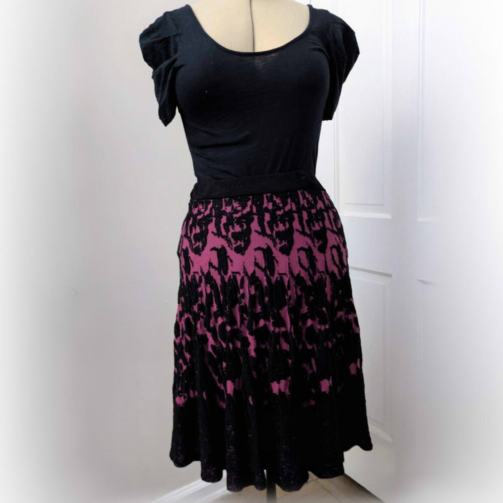 fuschia and black textured midi skirt M